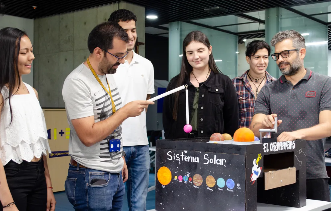 Estudiante de Ingeniería Mecánica diseñaron juegos interactivos para explicar un principio físico a menores de edad Estudiante de Ingeniería Mecánica diseñaron juegos interactivos para explicar un principio físico a menores de edad