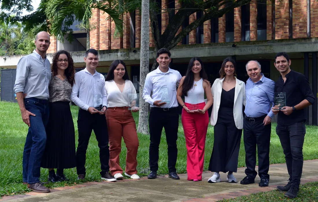 Estudiantes de Arquitectura ocuparon primer y segundo puesto en Concurso Nacional Alacero Estudiantes de Arquitectura ocuparon primer y segundo puesto en Concurso Nacional Alacero