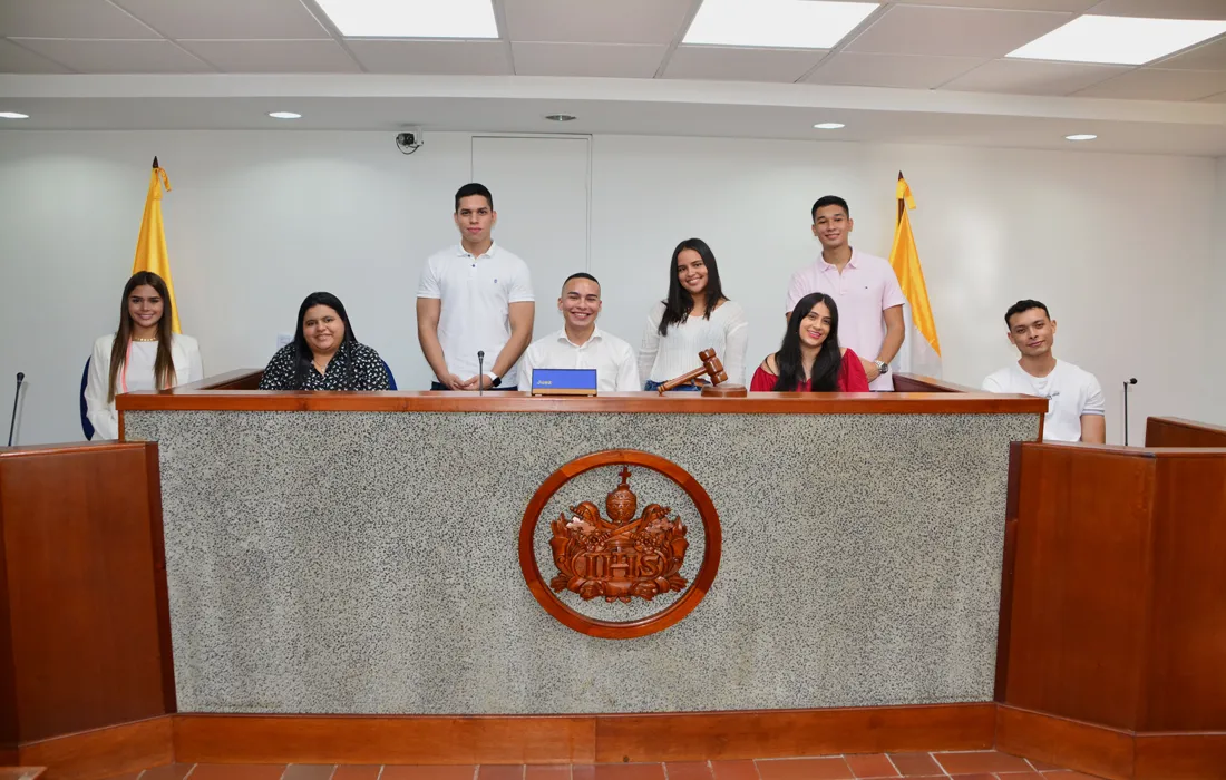 Carrera de Derecho recibió la REacreditación de Alta Calidad Carrera de Derecho recibió la REacreditación de Alta Calidad