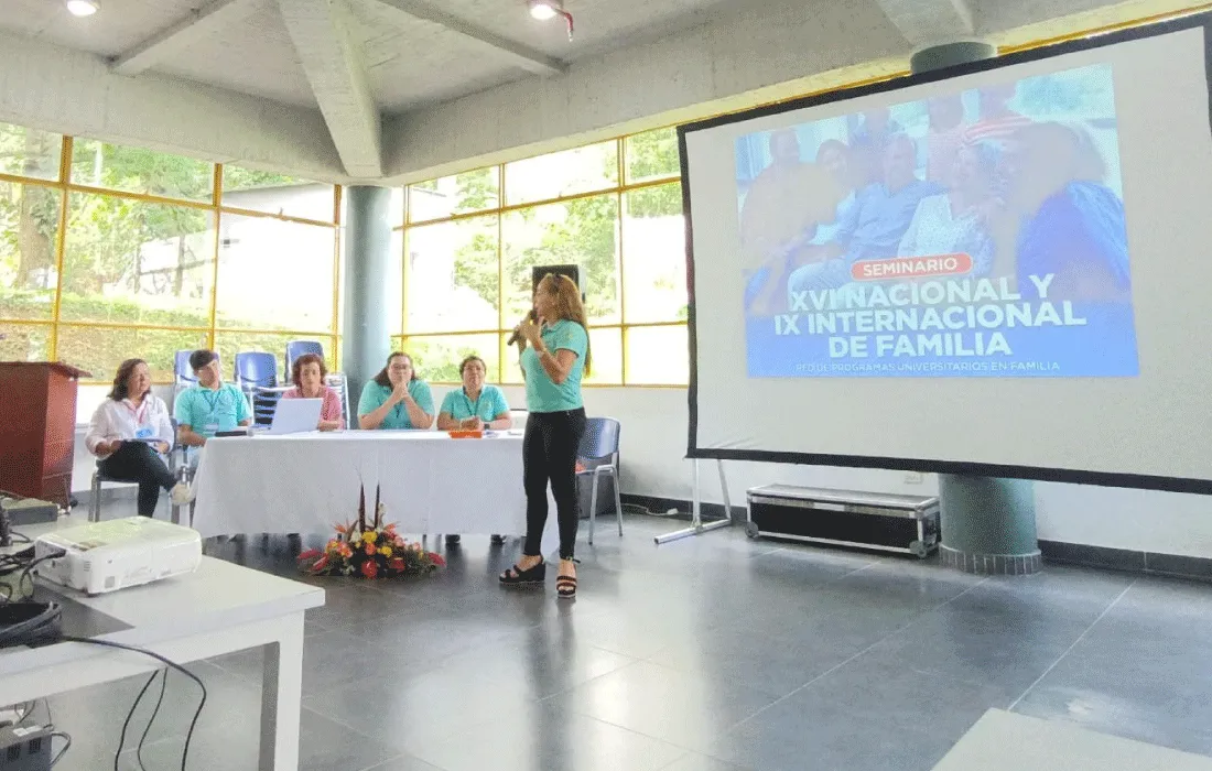 Egresadas de la Maestría en Asesoría Familiar presentaron sus experiencias de intervención en temas de convivencia familiar