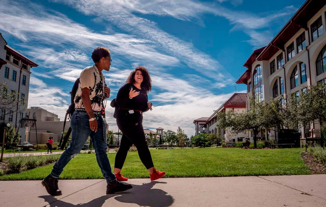 Estudiantes de Turismo podrán participar en el Disney International College Program 