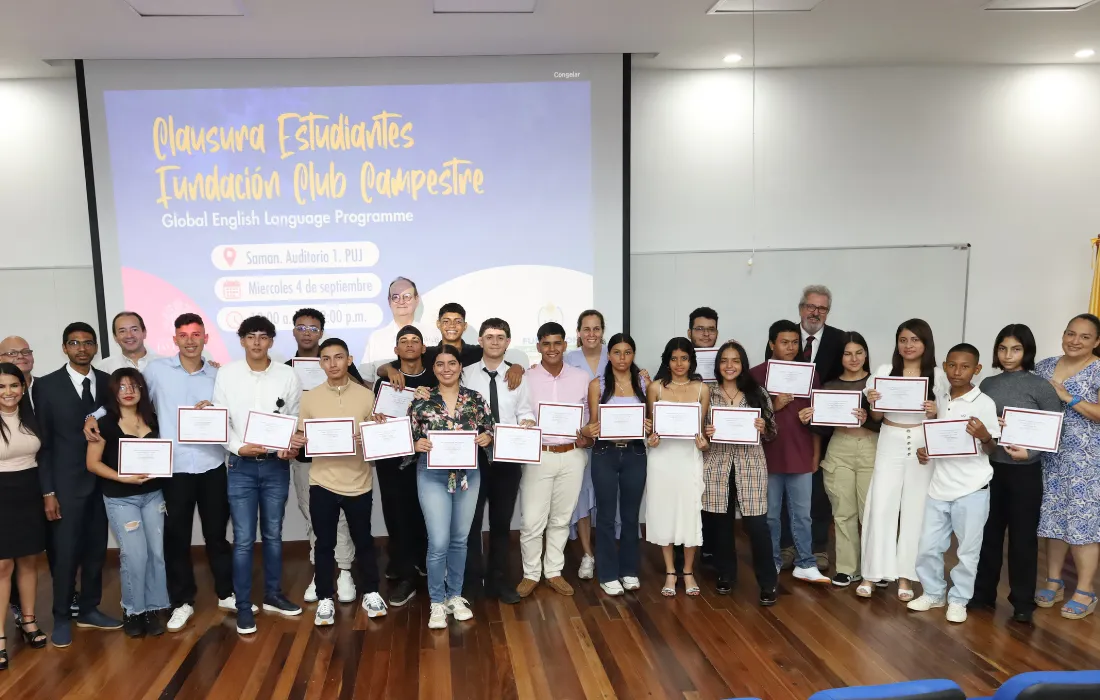 clausura de estudiantes en condición de vulnerabilidad que recibieron formación en inglés