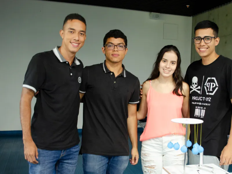 Estudiante de Ingeniería Mecánica diseñaron juegos interactivos para explicar un principio físico a menores de edad Estudiante de Ingeniería Mecánica diseñaron juegos interactivos para explicar un principio físico a menores de edad