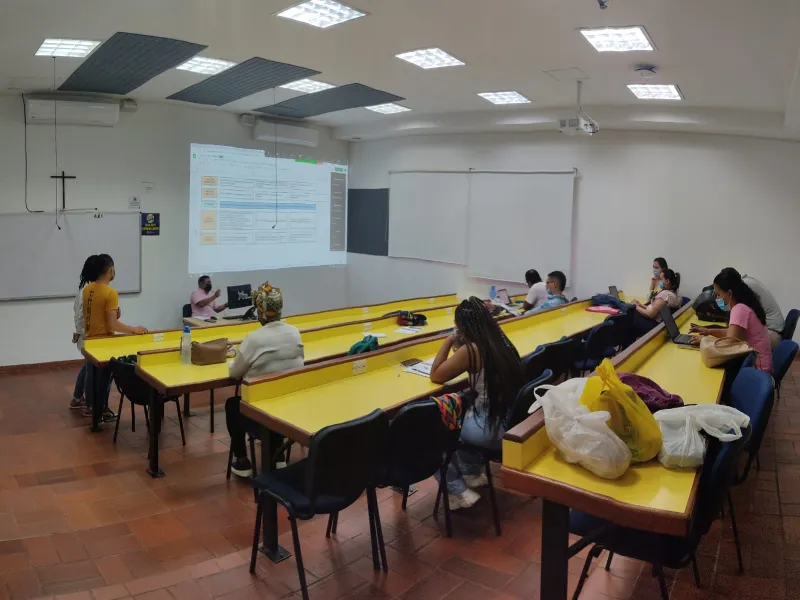 Fotografía de una de las clases del Diplomado Fotografía de una de las clases del Diplomado