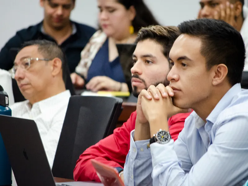 Estudiantes de Mercadeo presentaron propuestas innovadoras a líderes empresariales de Cali Estudiantes de Mercadeo presentaron propuestas innovadoras a líderes empresariales de Cali