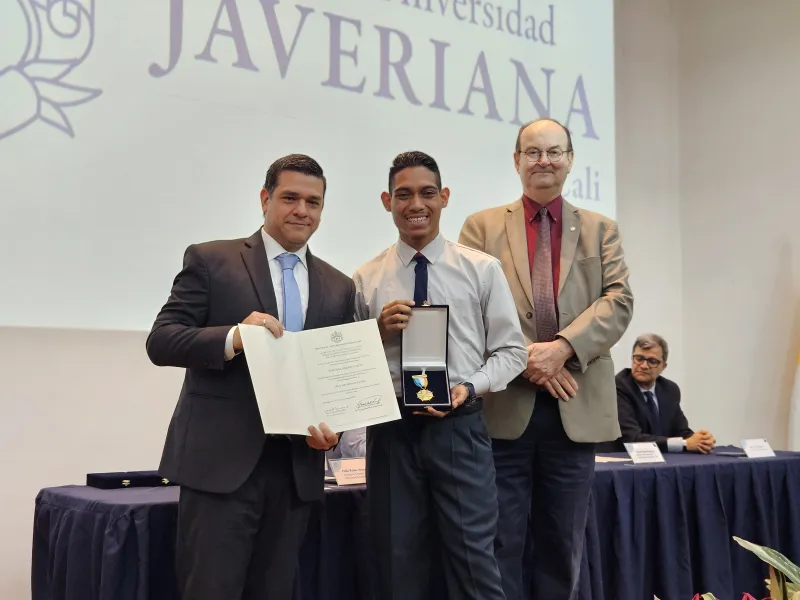 Cruz San Pedro Claver: 25 estudiantes reconocidos por sus calidades humanas y espíritu javeriano